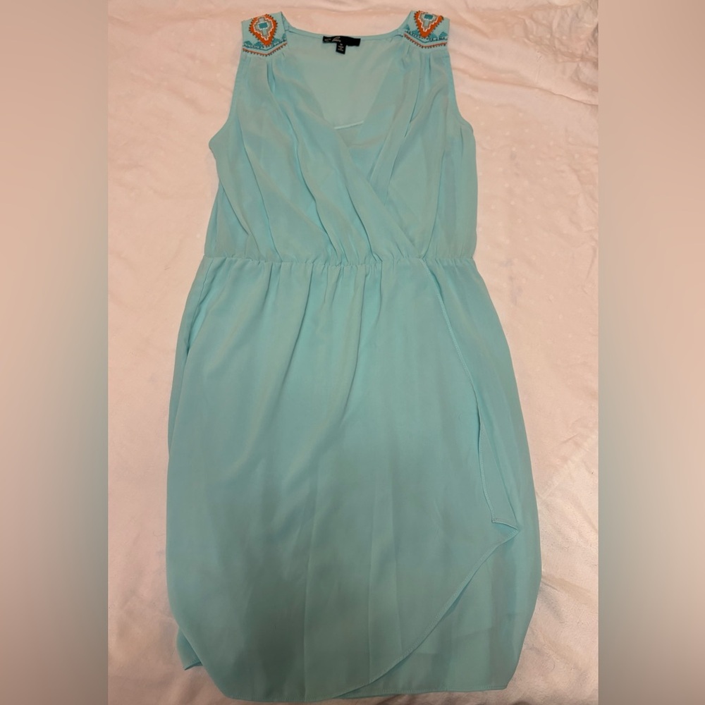 2016-coded aqua party dress